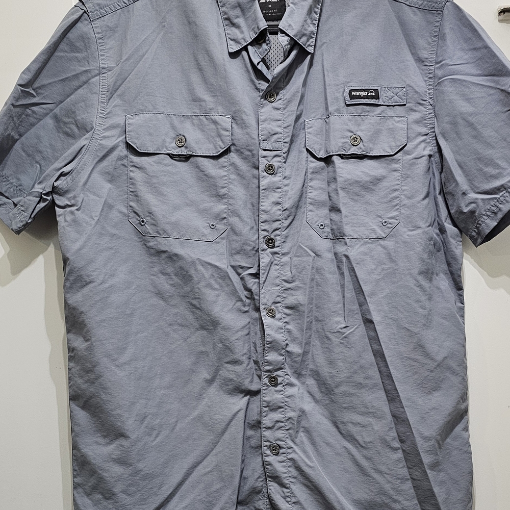 Wrangler Men's Casual Gray Button Down Shirt